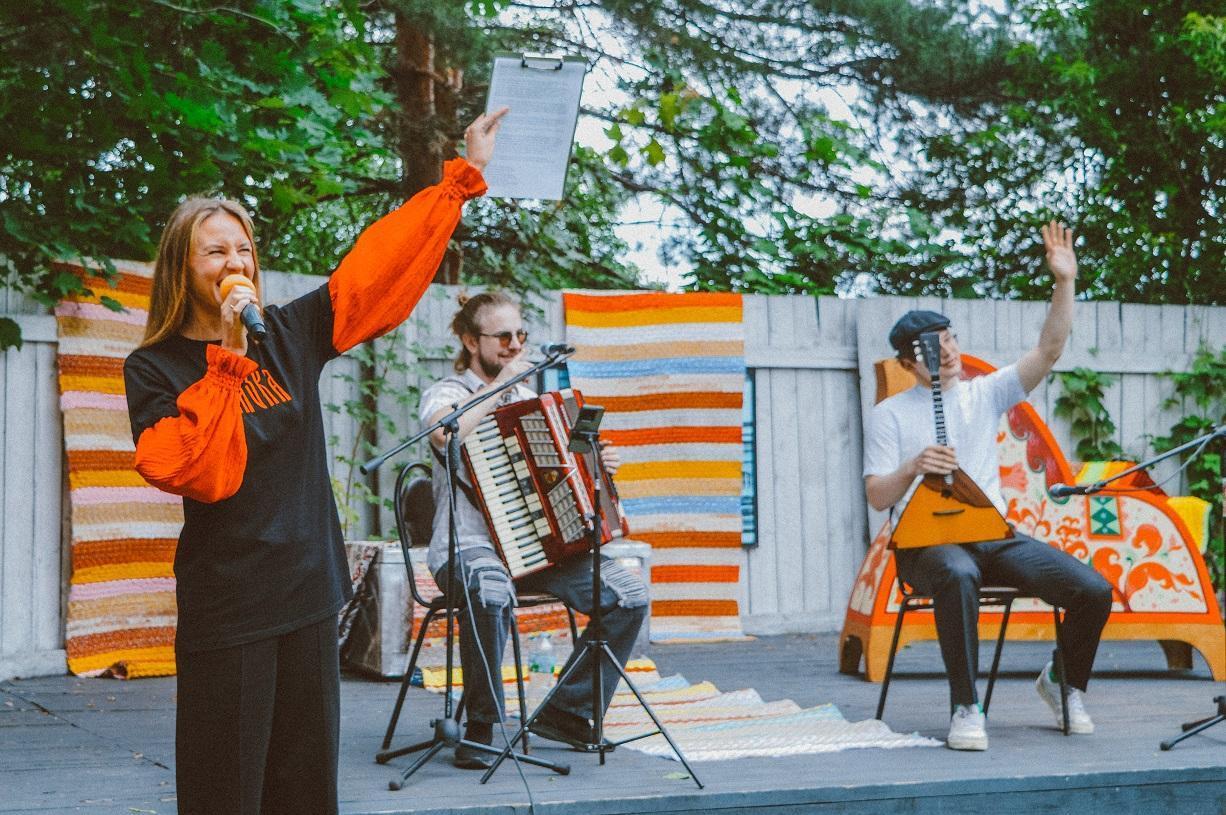 День открытых дверей в «Деревне Дуралеевка» «День балалайки»