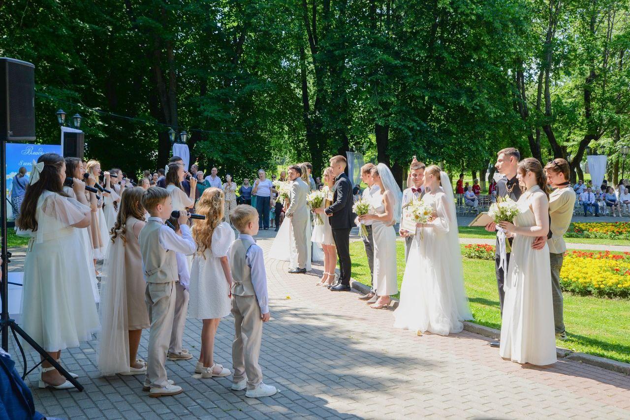 Городской праздник, посвященный Дню семьи, любви и верности «Парад семей»