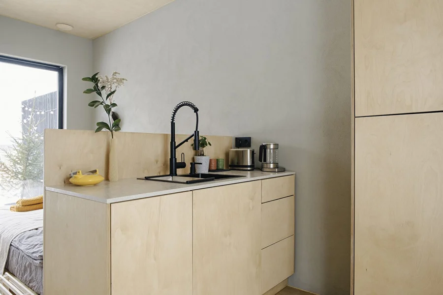 Дом падающих листьев. Гостевые дома Менчаково-3