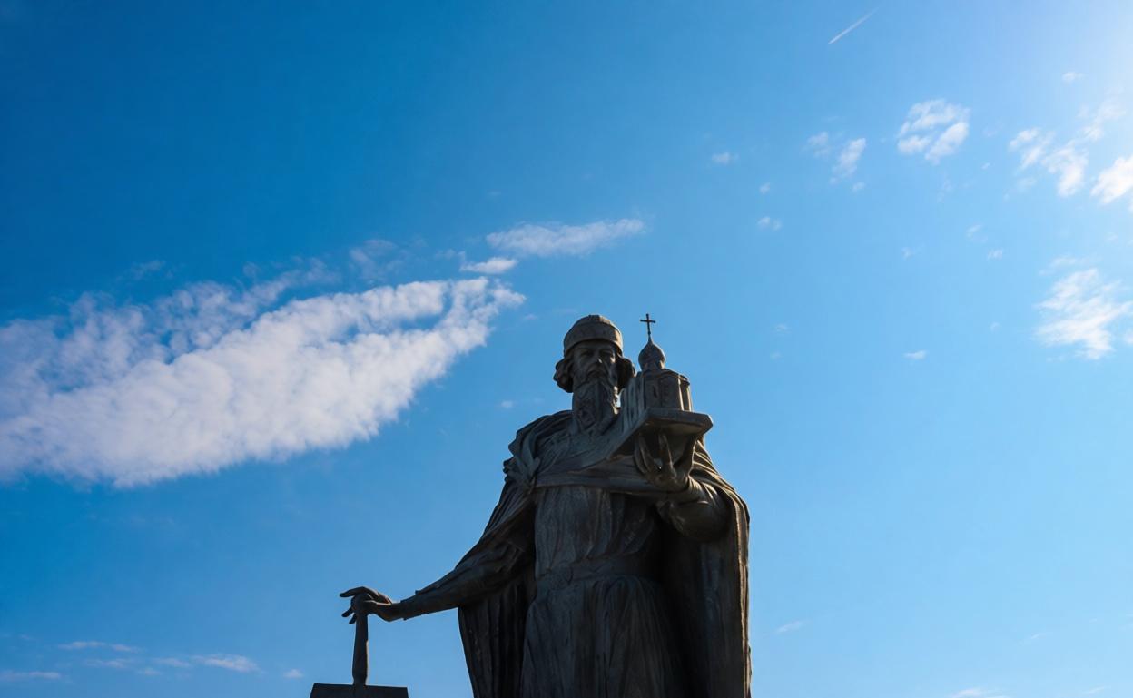 Памятник Юрию Долгорукому-0