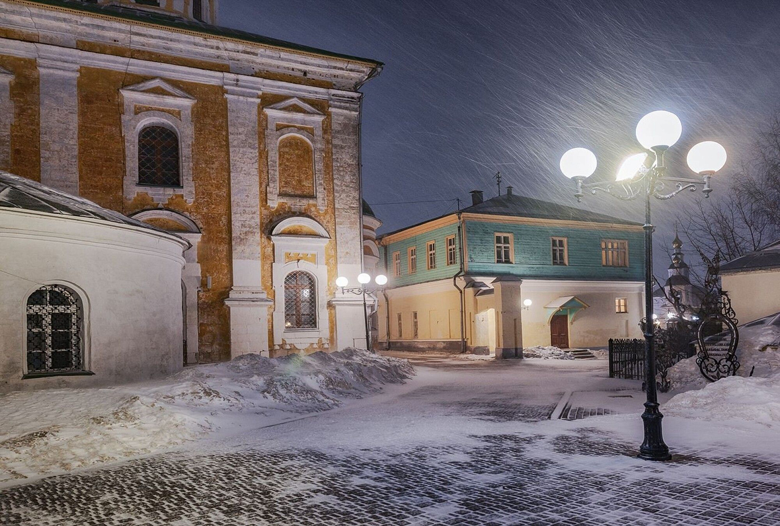 Семейная прогулка по Владимиру: тайны города и чудеса у Бабы Яги