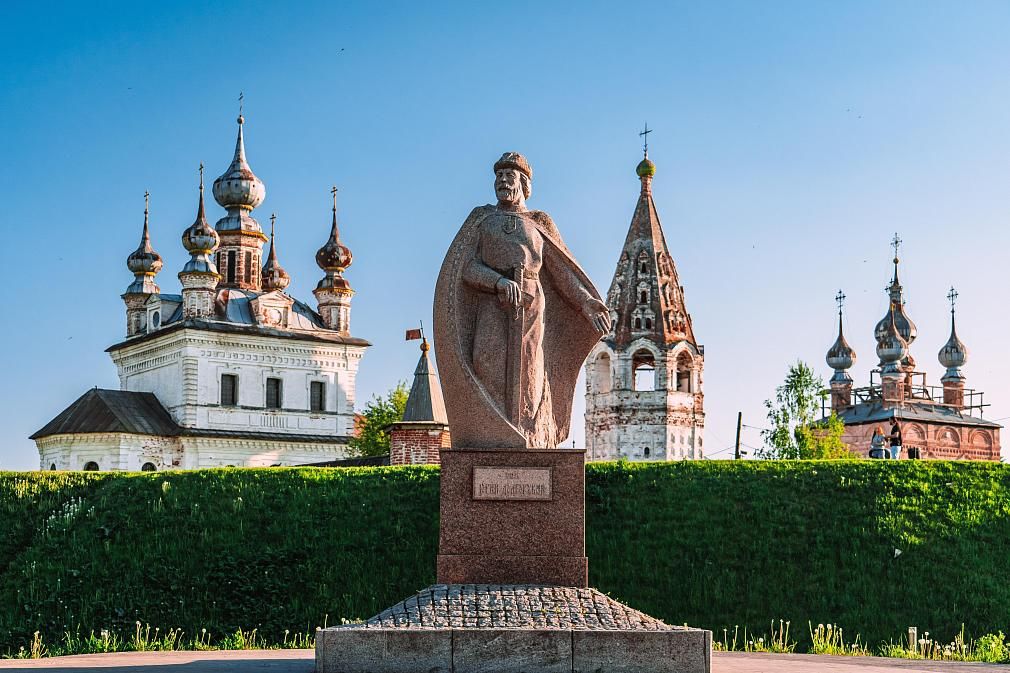 Памятник Юрию Долгорукому