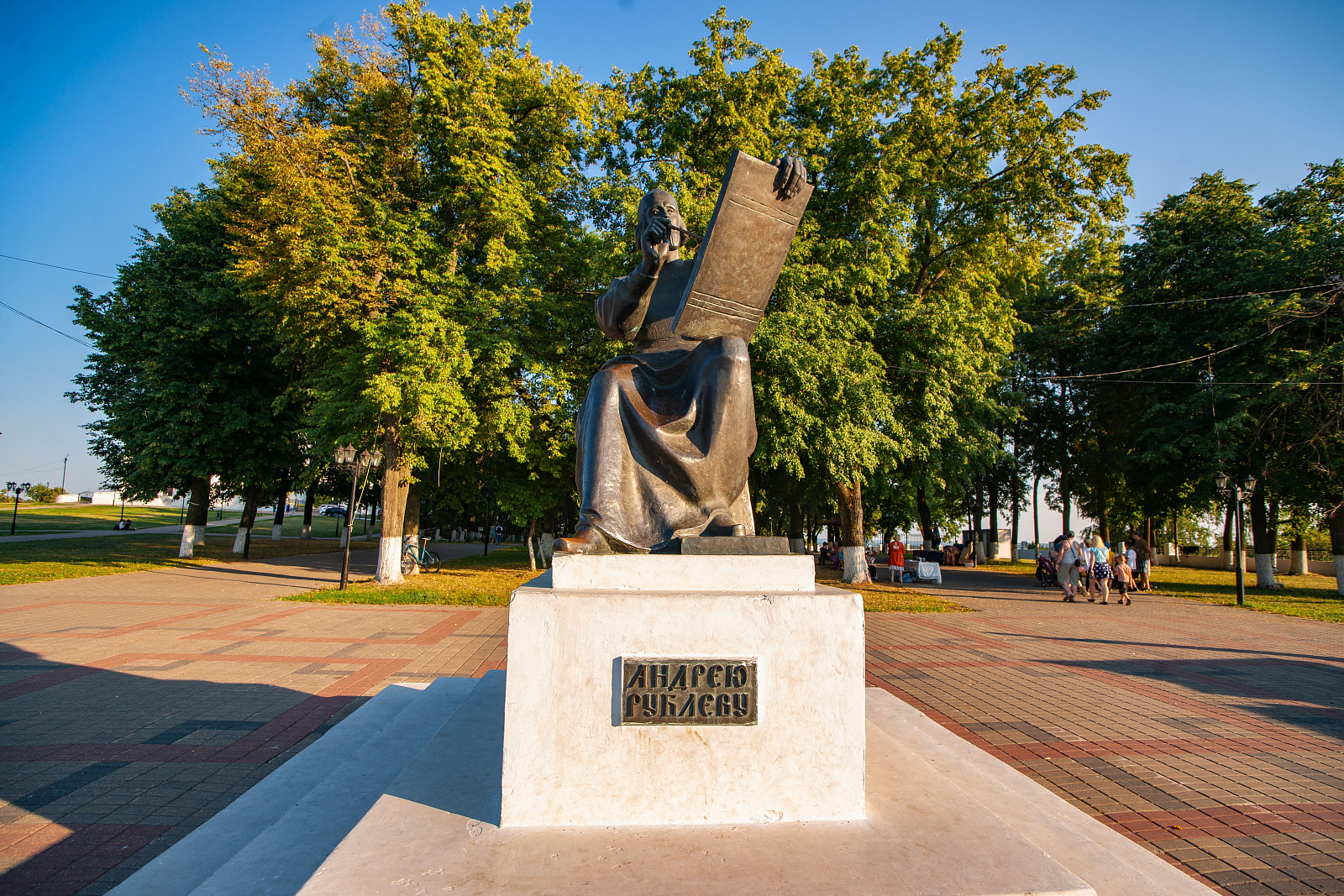Памятник Андрею Рублёву-1