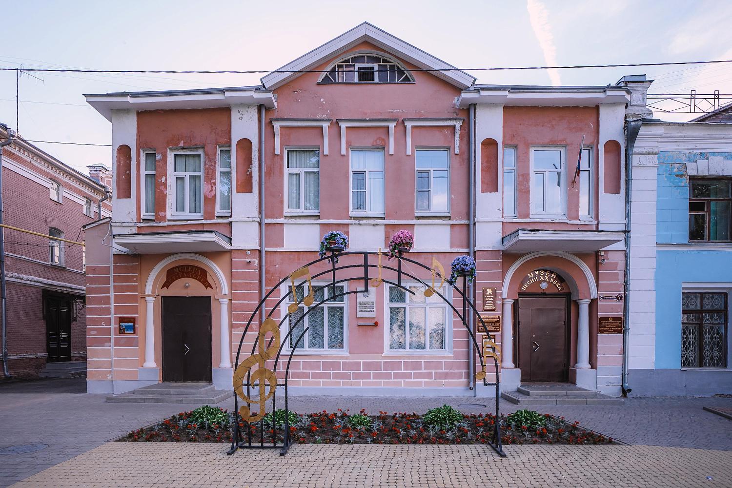 Выставка писателей многонациональной страны «Сила России – в единстве народа»