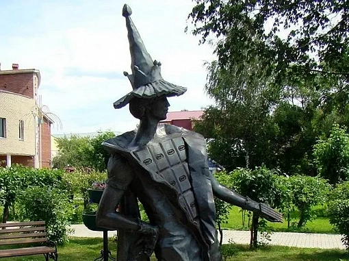 Памятник «Шоколадная фея»