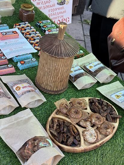 Ярмарка выходного дня в Сквере художников город Суздаль-0