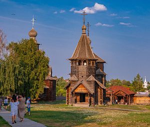 Обзорная экскурсия по Суздалю. Две стороны суздальской старины.