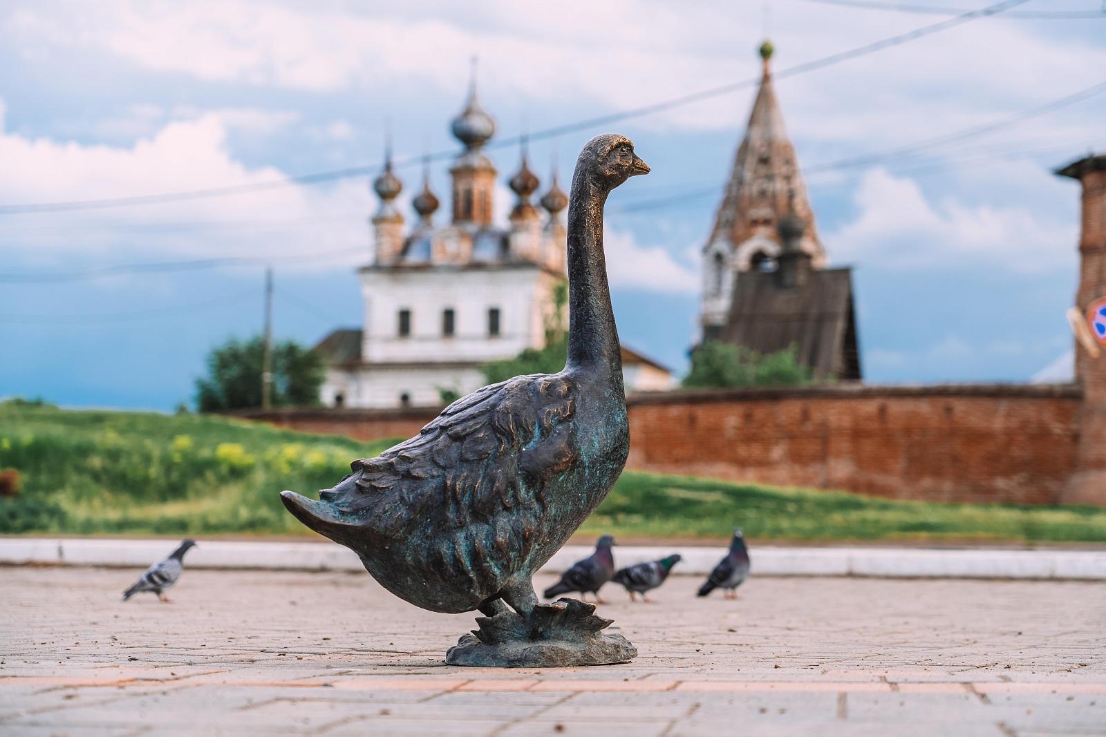 Арт-объекты, посвященные фильму «Золотой телёнок»-0