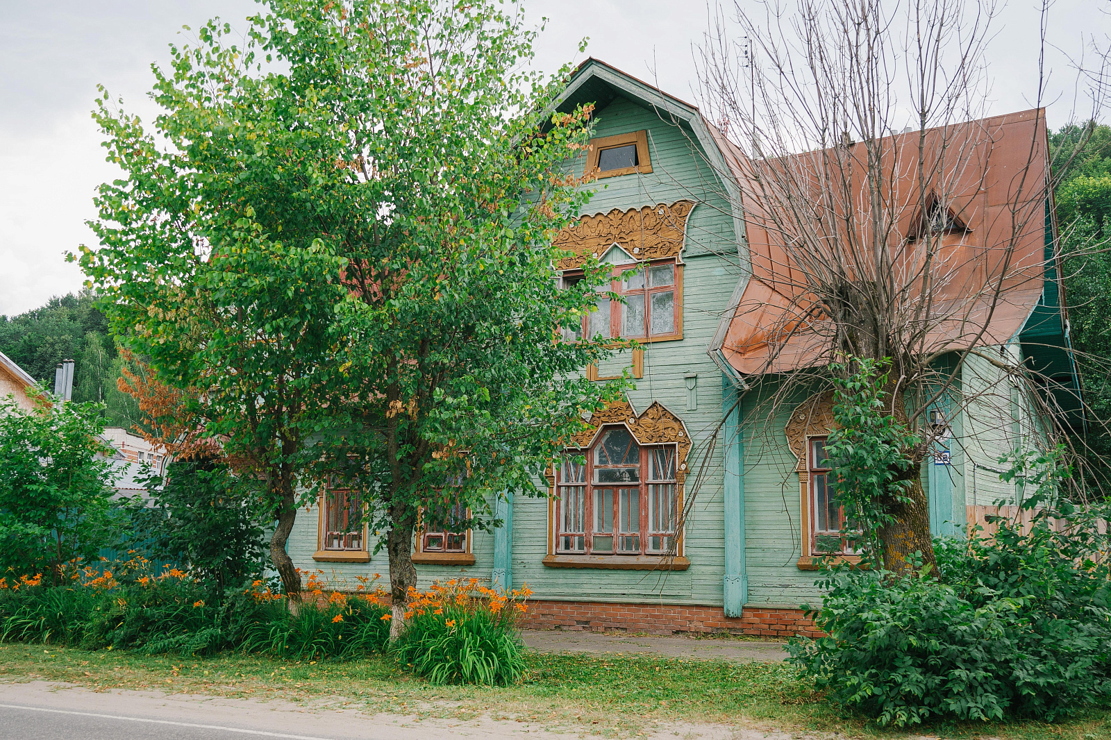 Дом Пришлецова (дом с русалками)-1