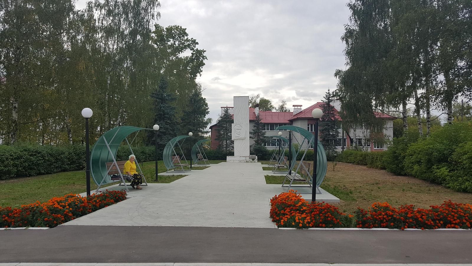 Памятник Уткину