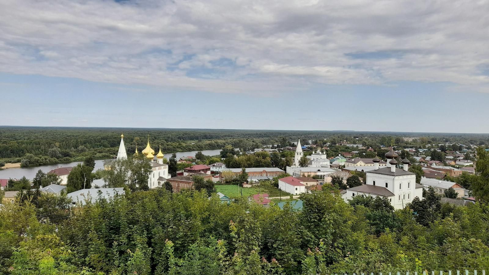 Смотровая площадка у Троице-Никольского монастыря-3