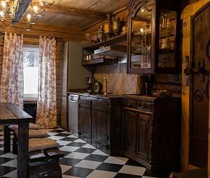 Дом с амбаром