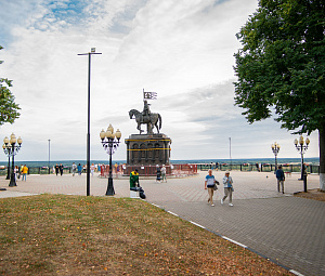 Памятник князю Владимиру и святителю Федору-1