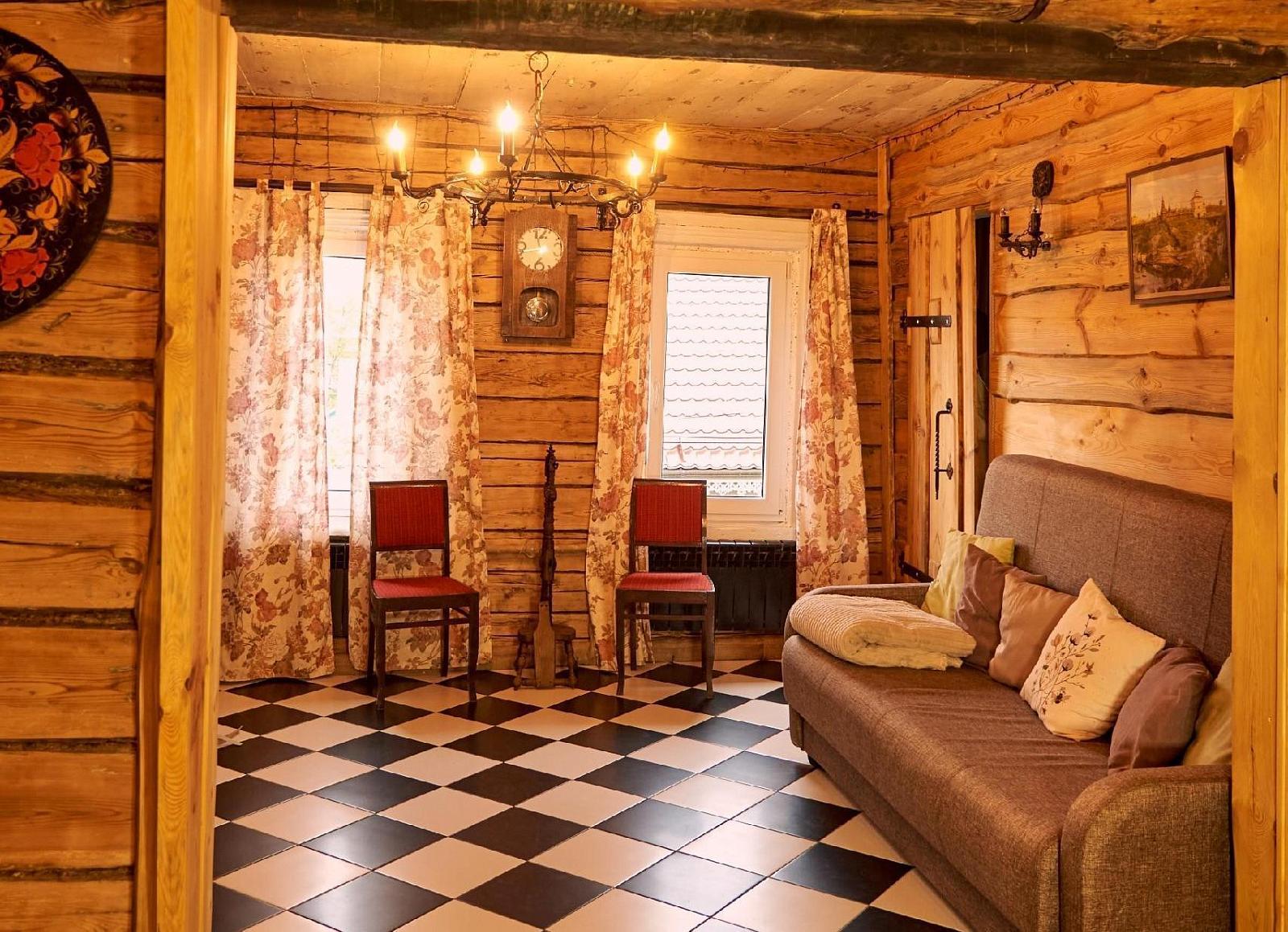 Дом с амбаром-1