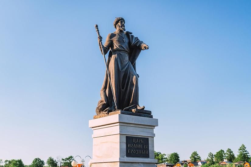 памятник иван грозный-0