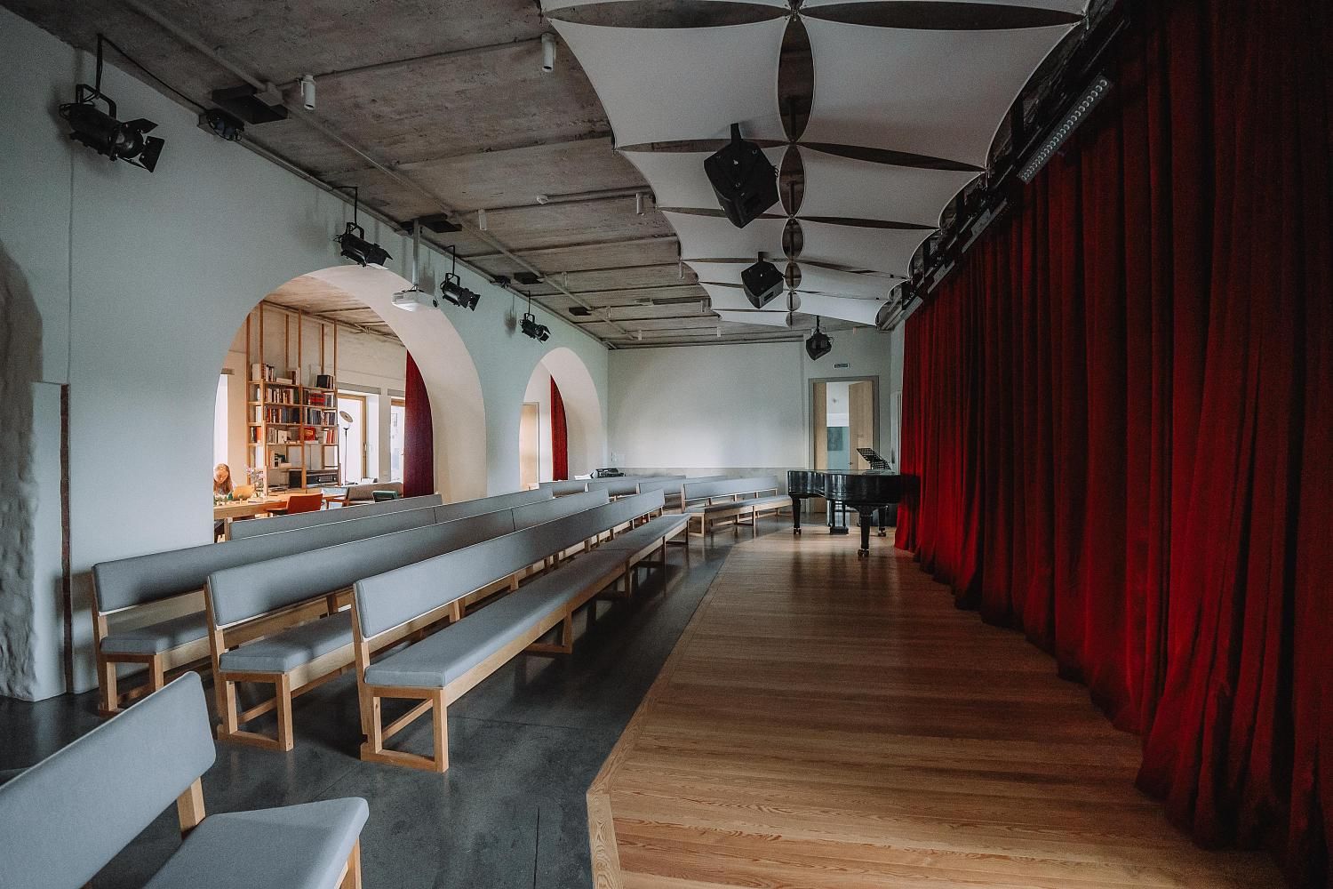 В Суздале в конце мая откроется выставочный проект “Когда поют соловьи”