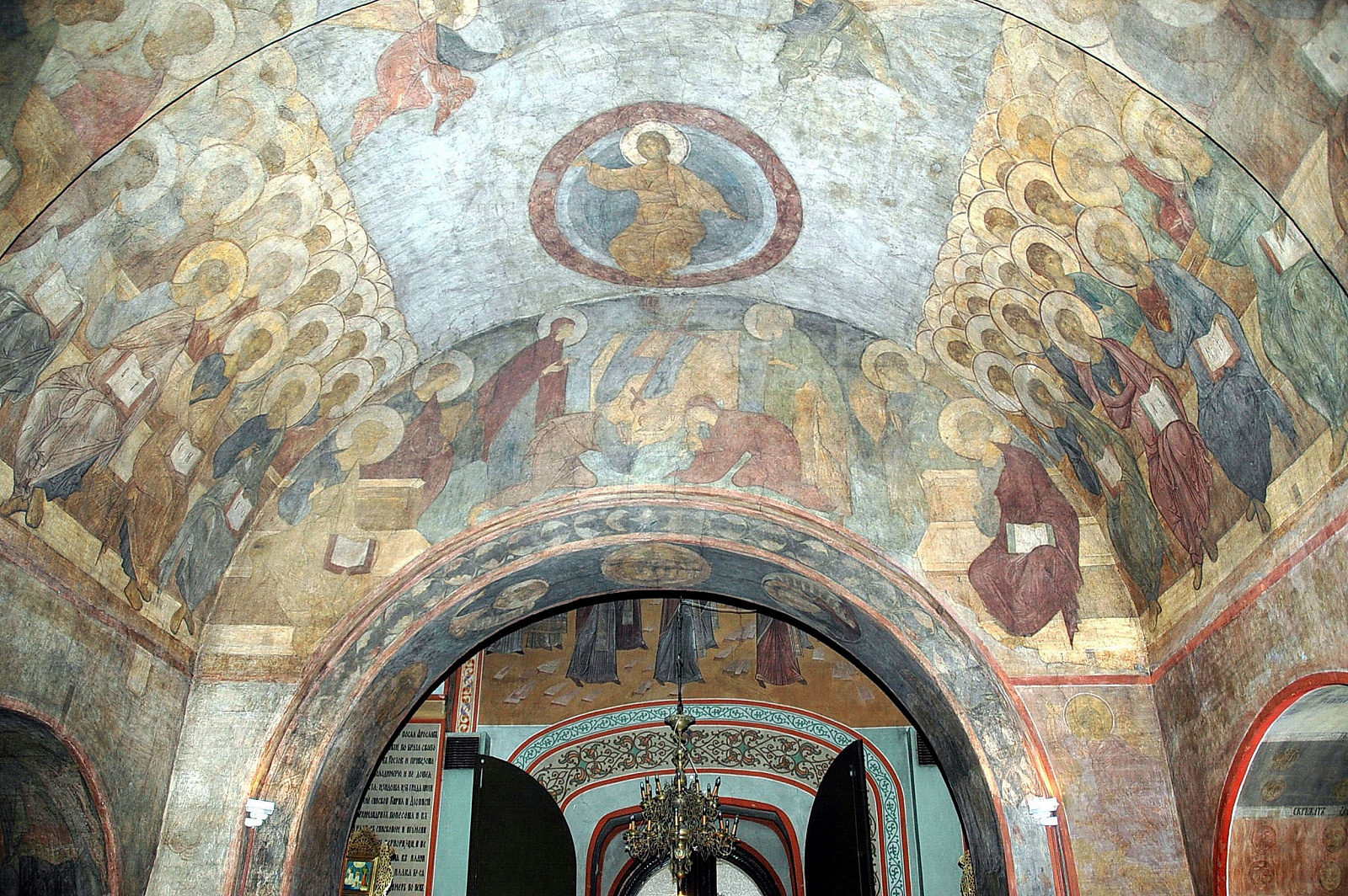 Древние фрески во Владимире