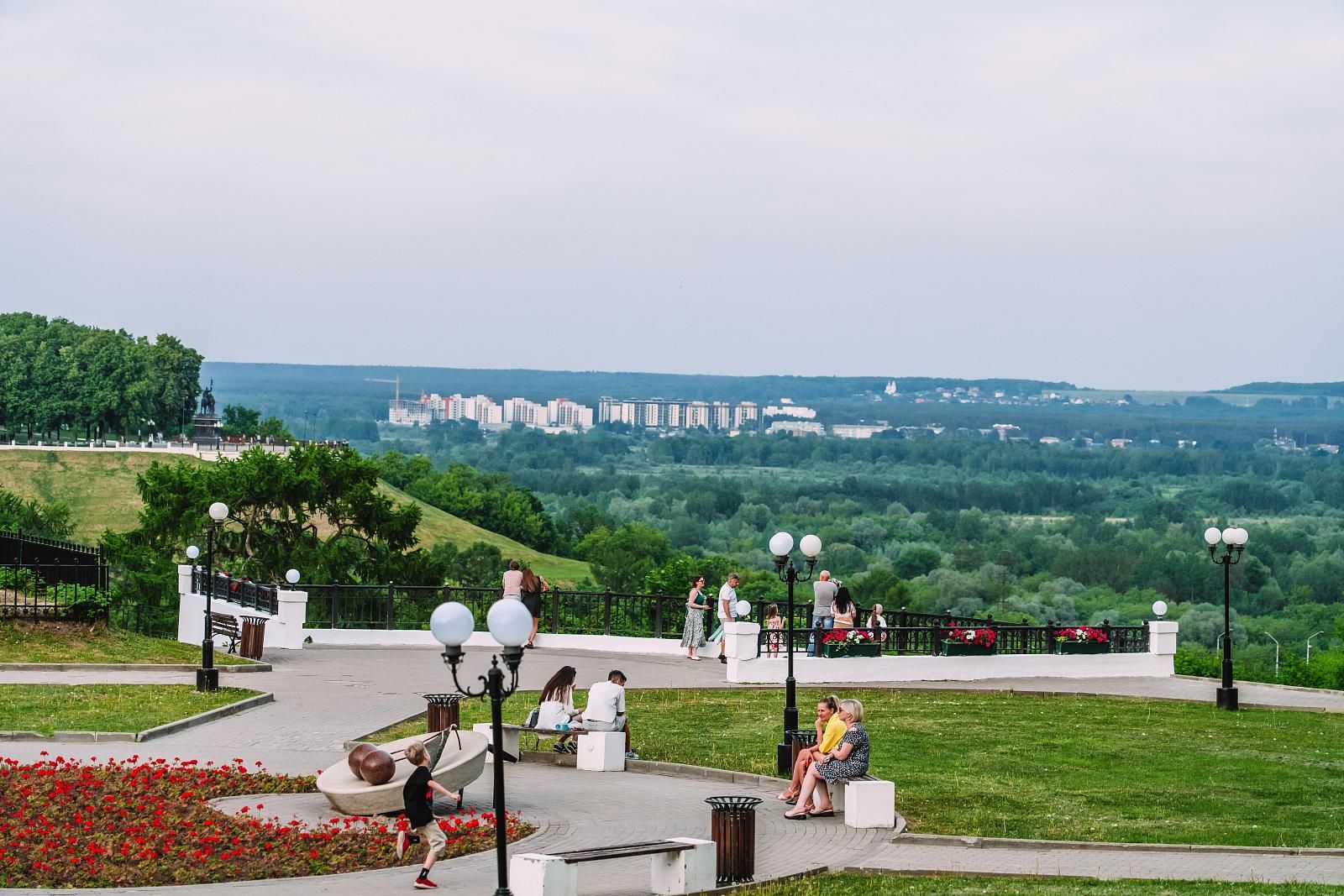 Смотровая площадка у памятника Вишне