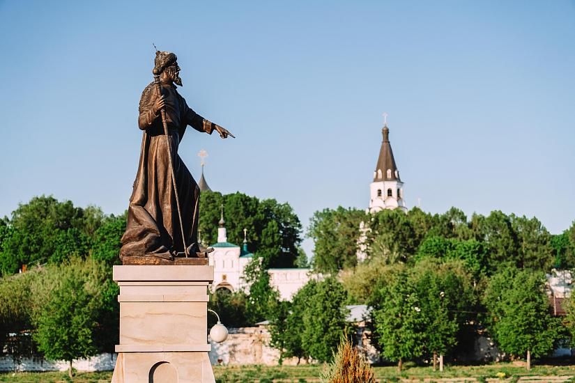 памятник иван грозный-1