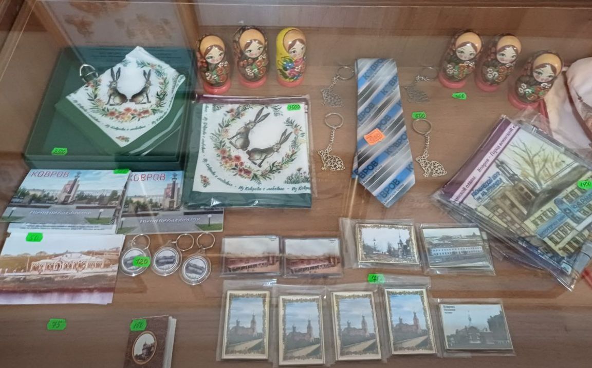 Художественный салон-0