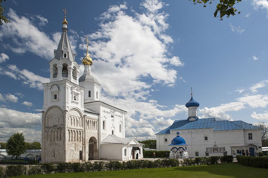 Церковь Рождества Богородицы.Палаты Андрея Боголюбского