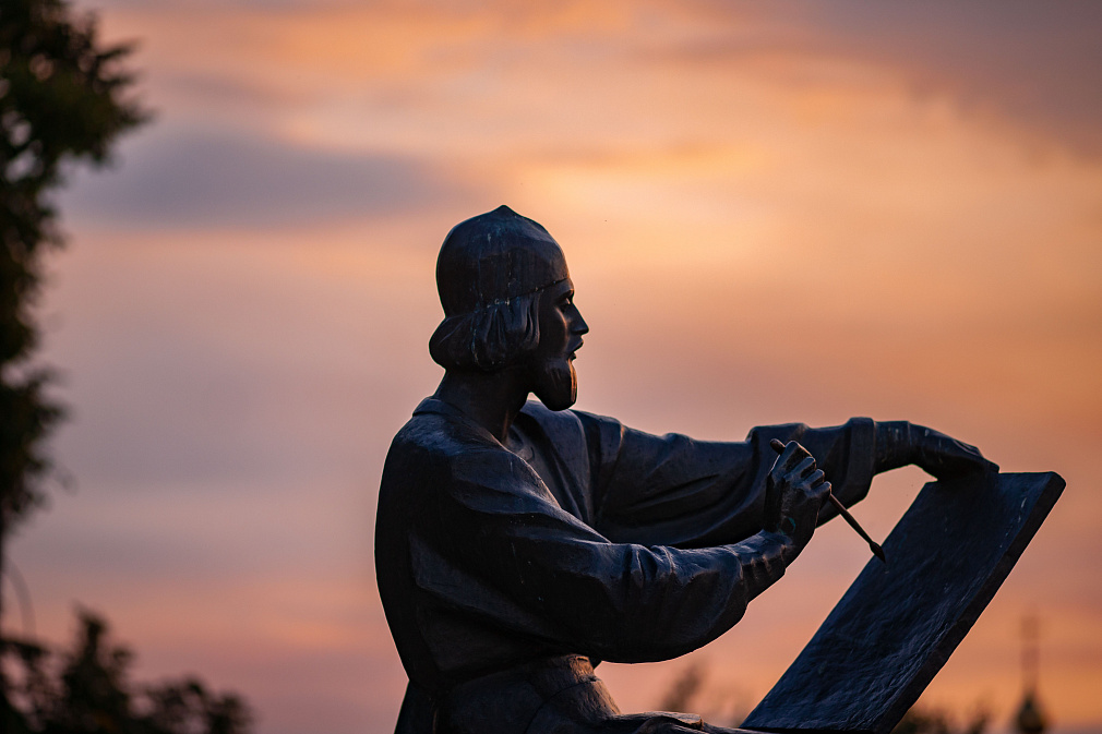 Памятник Андрею Рублёву